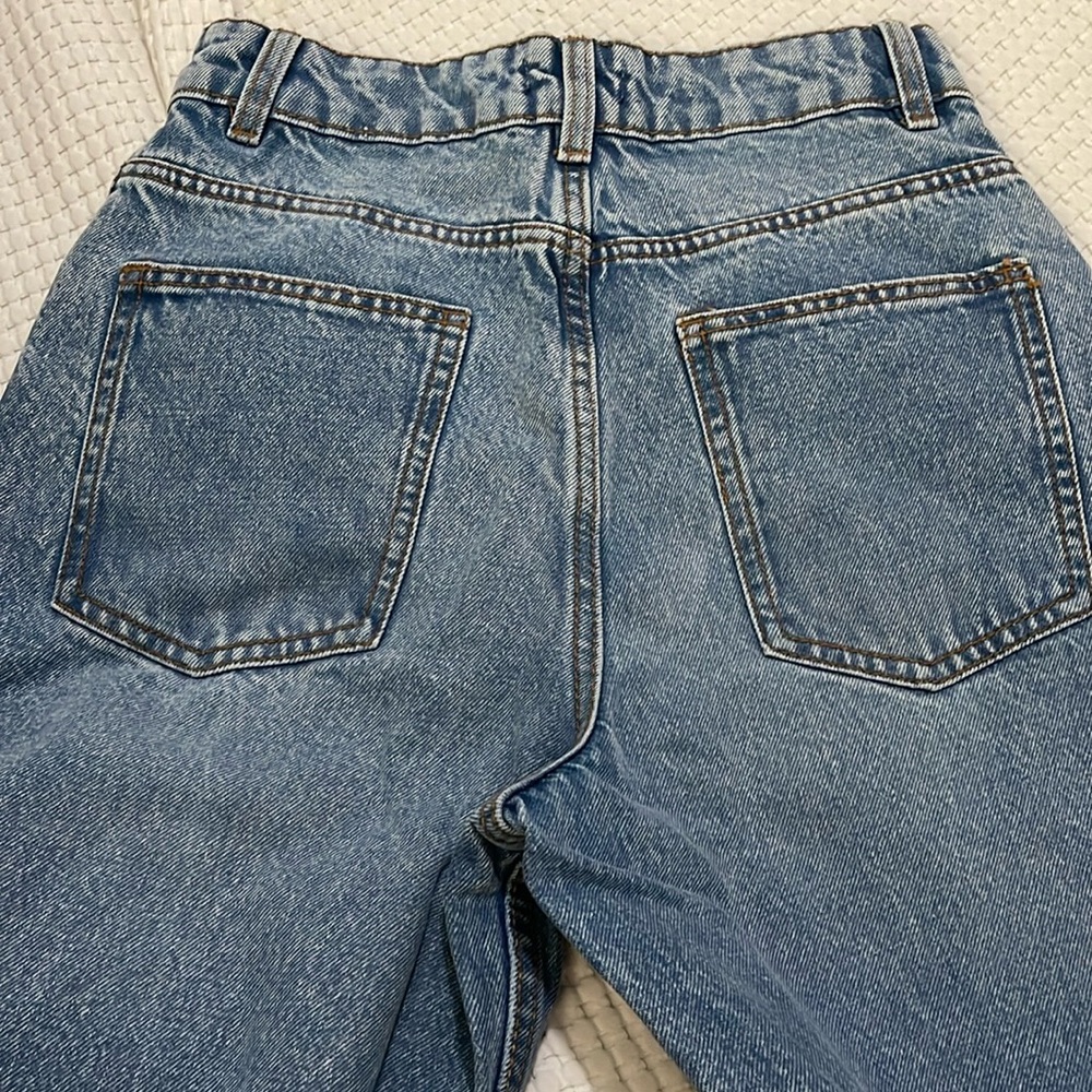 NWT- PrettyLittleThing- 0 & 4. Mom Jean - Picture 4 of 6